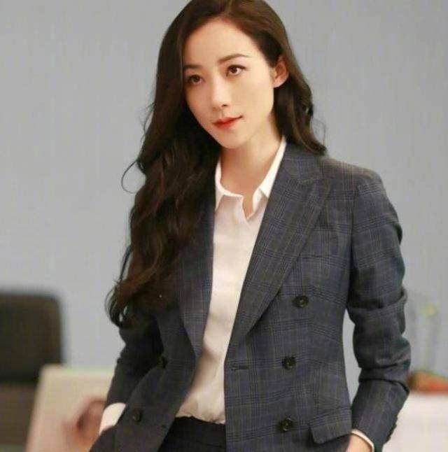 no.1刘亦菲在西装造型中,最美的就是