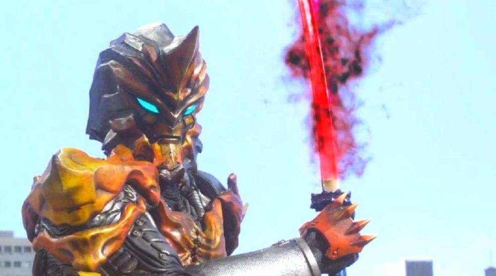 当然这只是黑田老师自己臆想出来的伽古拉奥特曼化状态