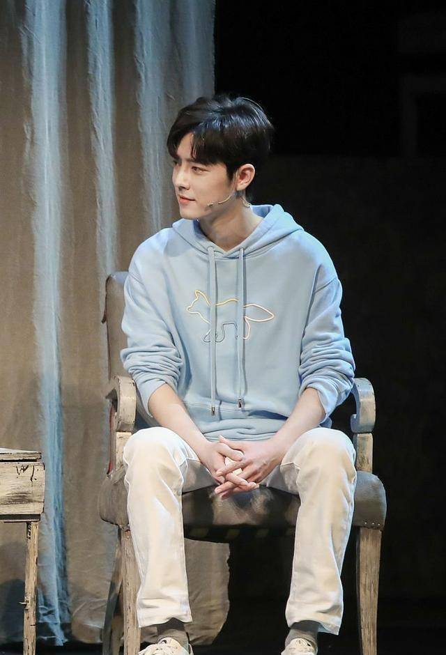 果然应了肖战那句话,网友:才不是呢!_吴宇恒_王俊凯_什么