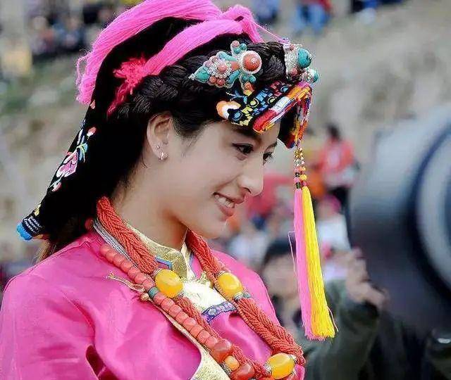 丹巴美女数不胜数,阿兰颜值只能算一般?_美人_漂亮_姑娘