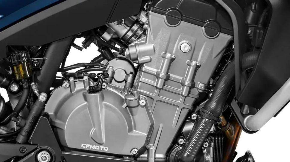 春风800mt探险版发布,但是遇到个真对手凯越800x,谁更强?