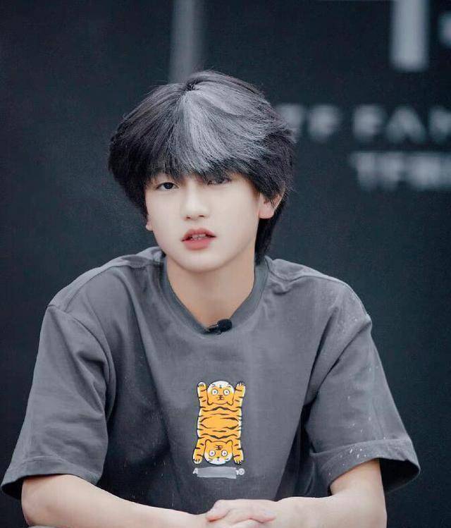 16岁的左航17岁的朱志鑫,养成系的魅力真的好绝!_时候_小孩_感觉