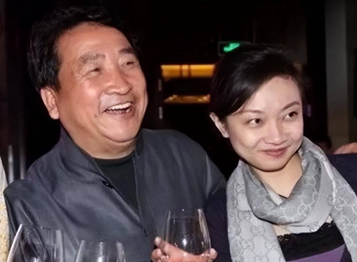 姜昆24年前,瞒着妻子收养6岁遗孤,如今养子成了他的骄傲_李静民_老婆