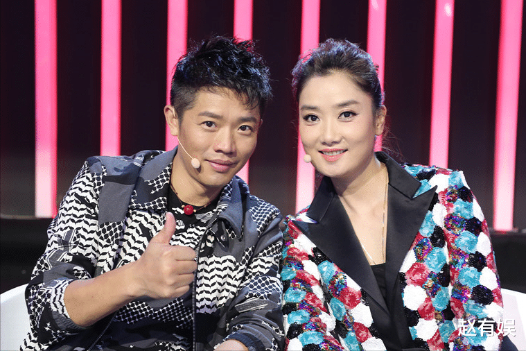 在张超的帮助下,2007年曾毅和玲花推出了热播歌曲《自由的飞翔》.