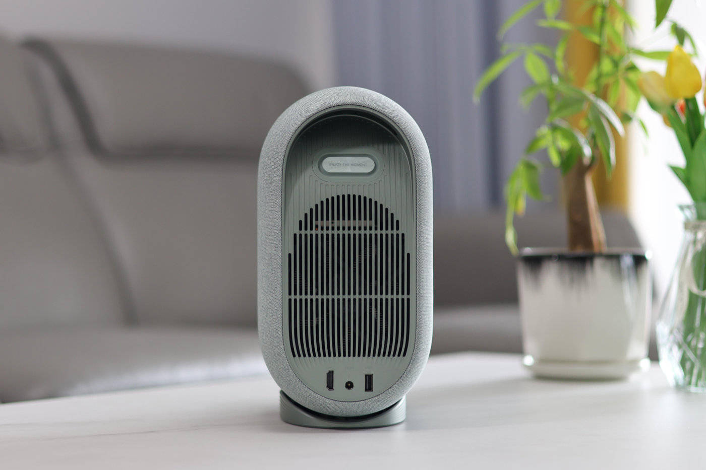 双倍亮度+JBL原装音响,表现到底如何?极米子品牌快乐星球O3投影深度评测