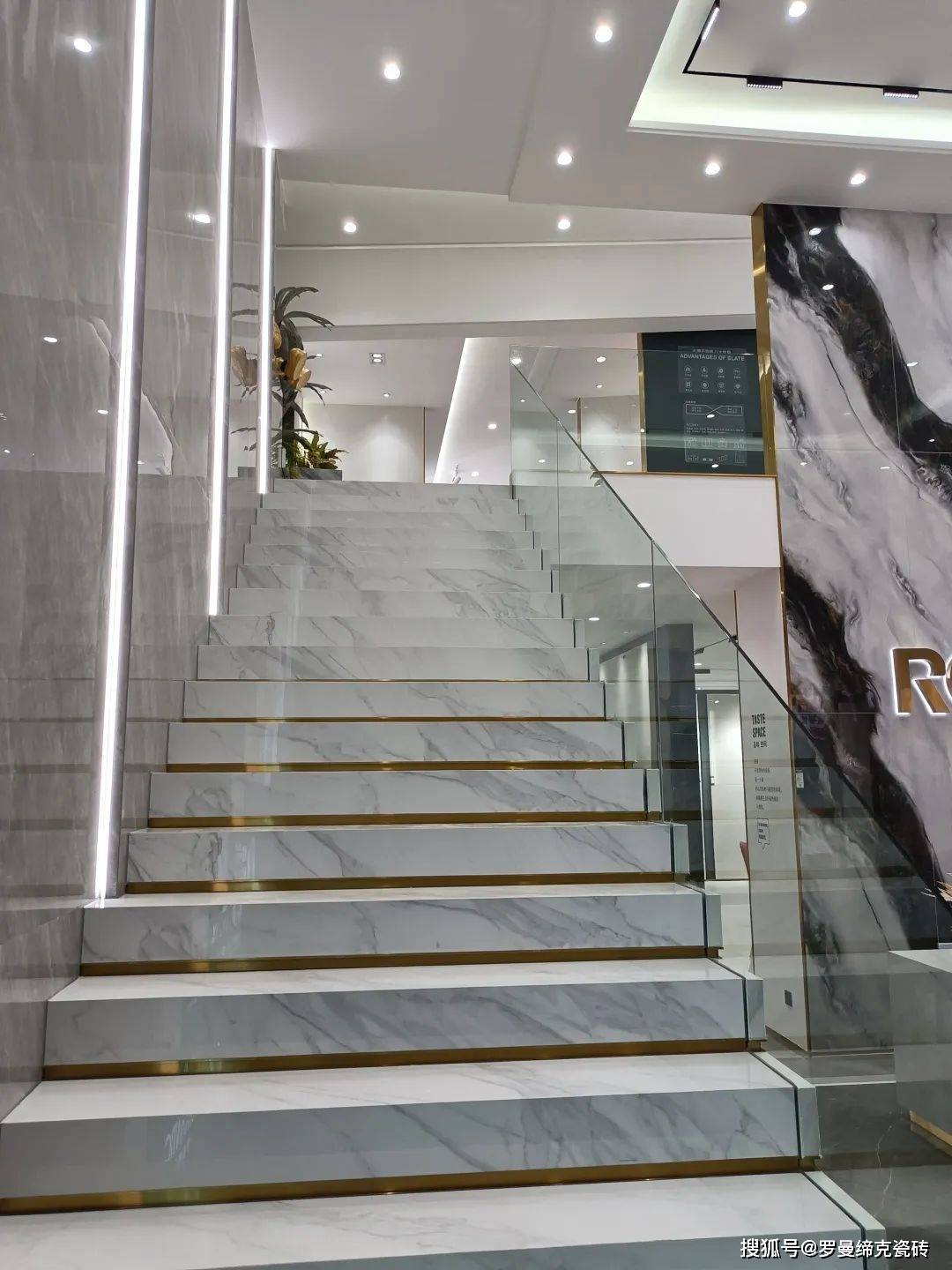 romantic云南文山旗舰店店,420㎡空间美学与实用性的探索_生活_瓷砖