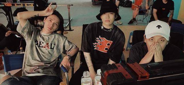 王昊_说唱_红色