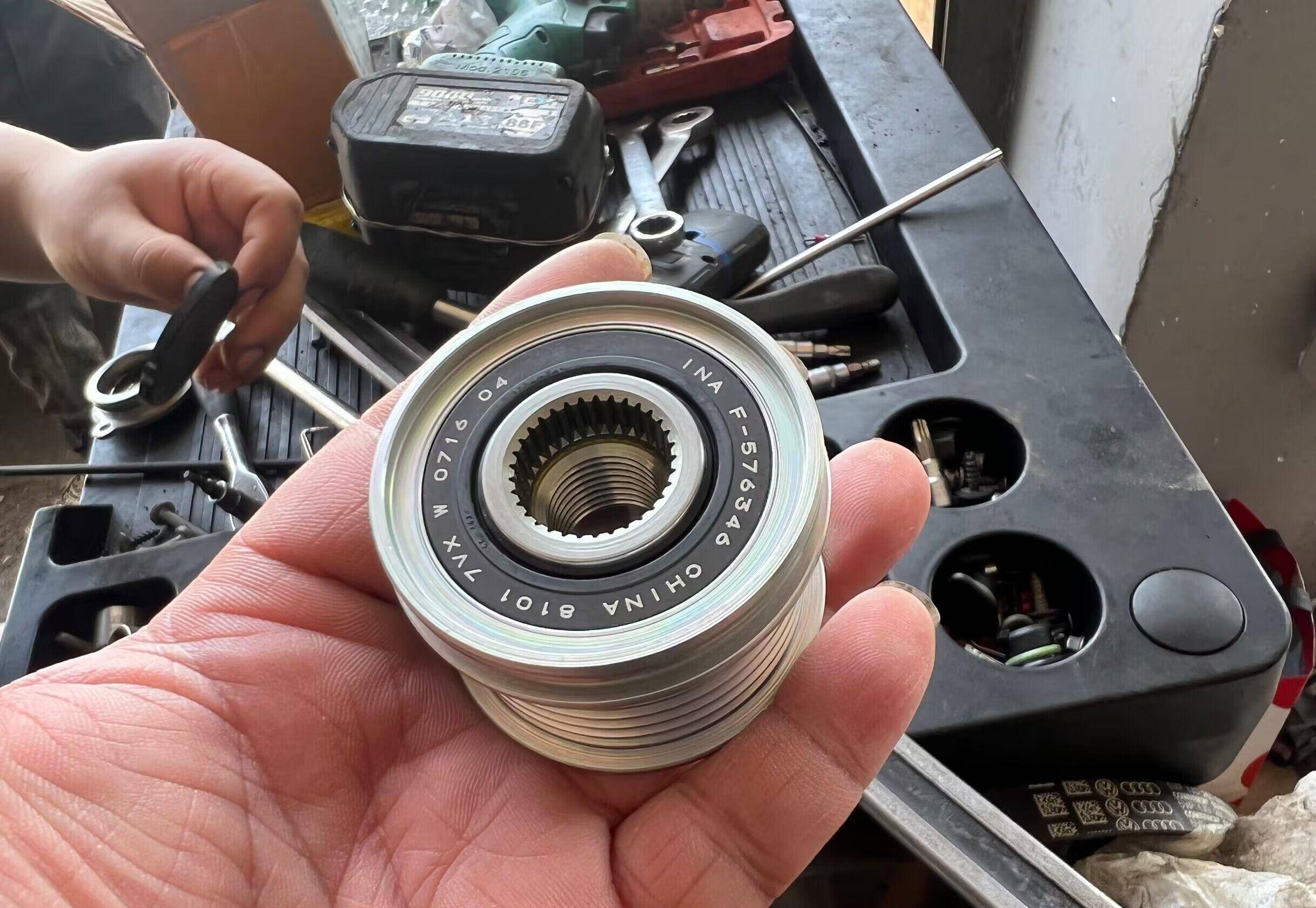 发电机轮子也到了,弄来一个进口伊娜的,比原车国产的更加耐用,缓冲