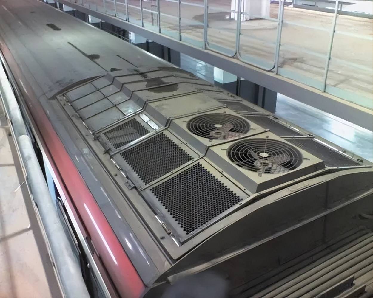 矩形科技n80系列plc在列车空调中的应用_系统_压缩机_机组