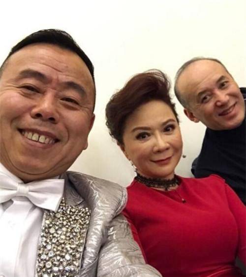 蔡明的好感是怎么败光的?整容,时尚写真还是"舞台钉子户"?