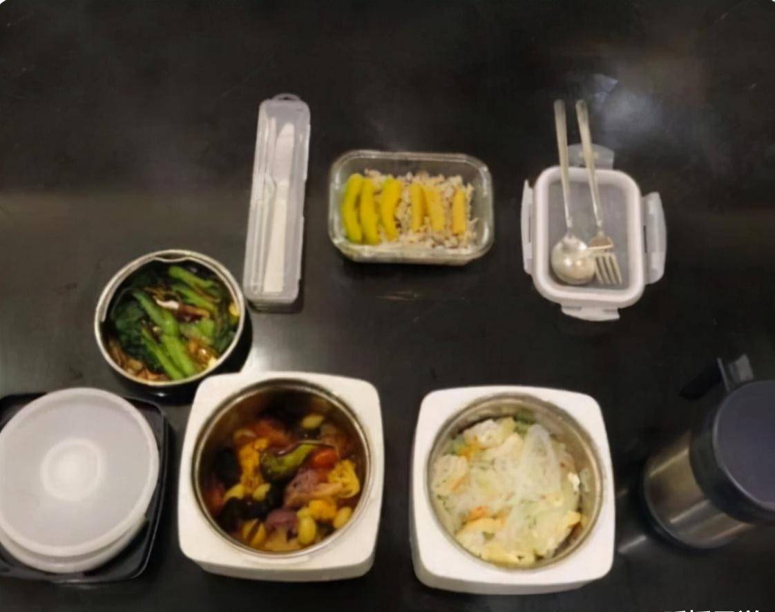 刘德华60岁生日,近照曝光骨瘦如柴,网友:男神风采早已不复当年_隔离