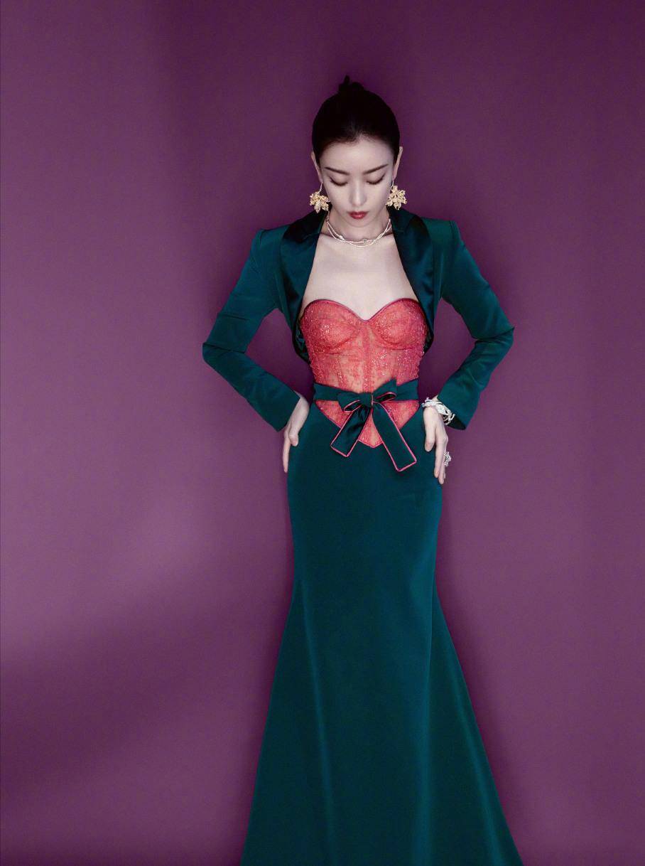 倪妮气质长裙,精致的脸蛋气质满满,好诱惑_身材_连衣裙_时尚