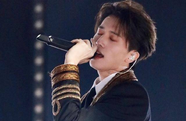 果然,into1最终的队长人选,在我的预料当中_刘宇_伯远_组合