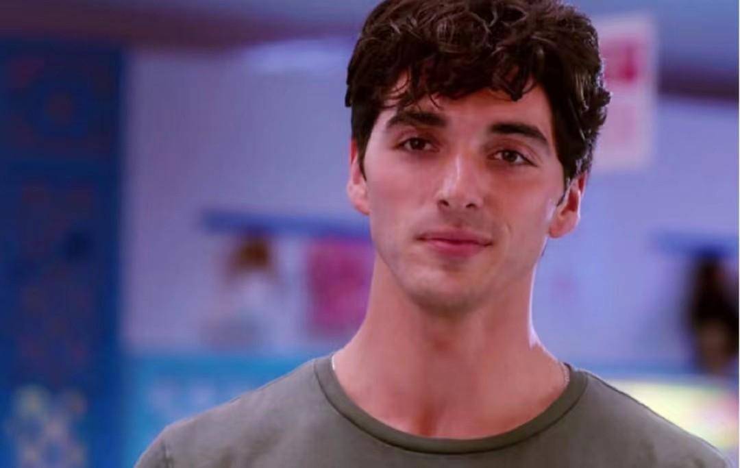 欧美影片《亲吻亭》如何用独特角度阐述爱情与友情的不同一面的?