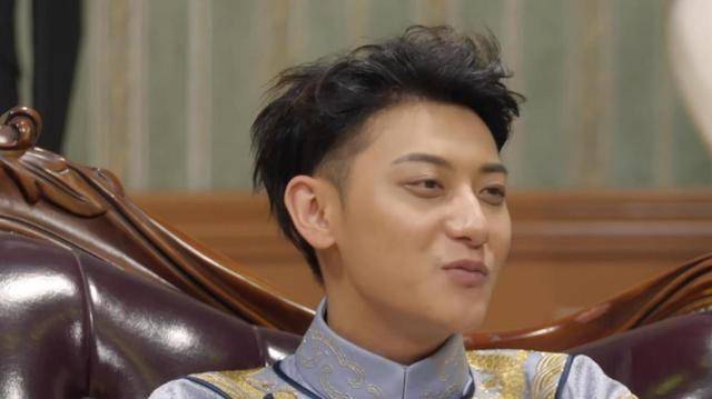 飞行嘉宾来的时候黄子韬都很乖巧和礼貌,甚至六小龄童老师与赵雅芝