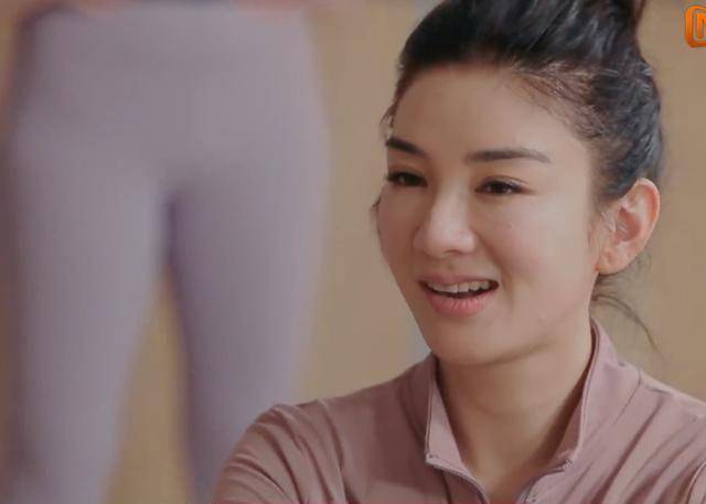 黄奕的意思是说崔伟可以教的了女儿的学习,嗯,人家的学霸属性当然能教