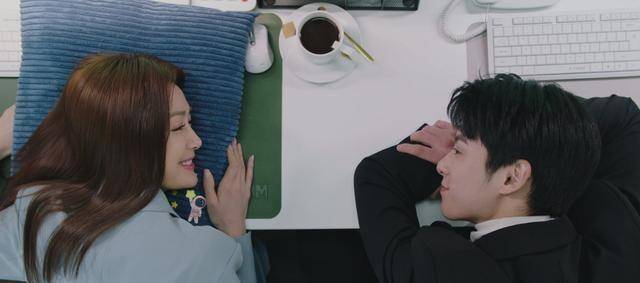 好离谱,王鹤棣李宗翰深夜火锅局不见秦岚身影!_弟弟_姐姐_徐敏杰