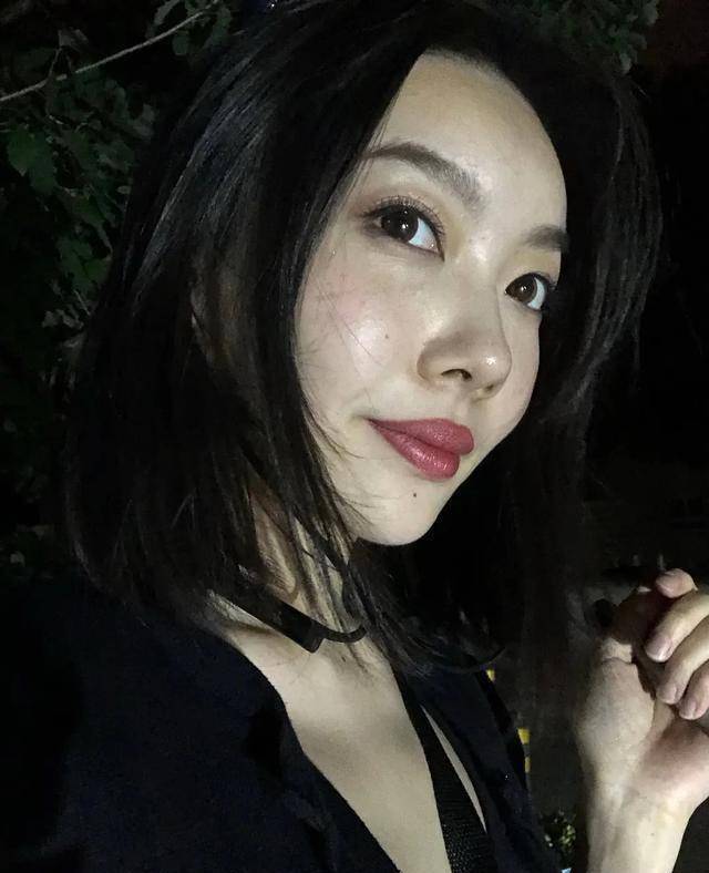 现在越来越像她姐了_雷婉婷_眉毛_俩人
