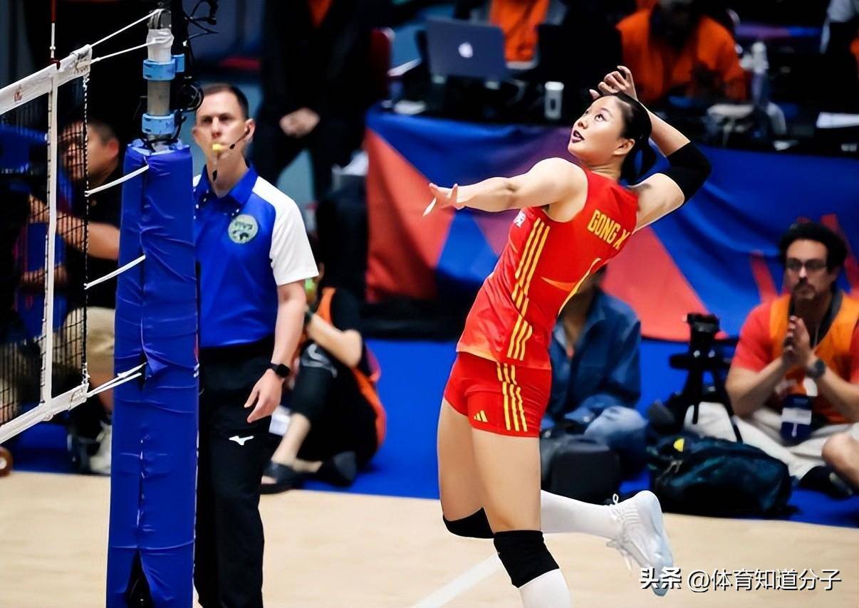 龚翔宇用毛巾蒙头一脸不爽,网友:什么情况?_中国_比赛_荷兰