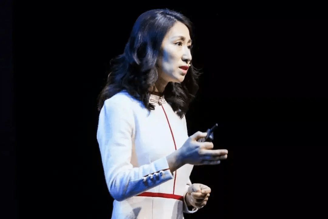 "清华才女"李一诺:27岁博士毕业,4年生3个娃,替世界首富花钱_颜宁