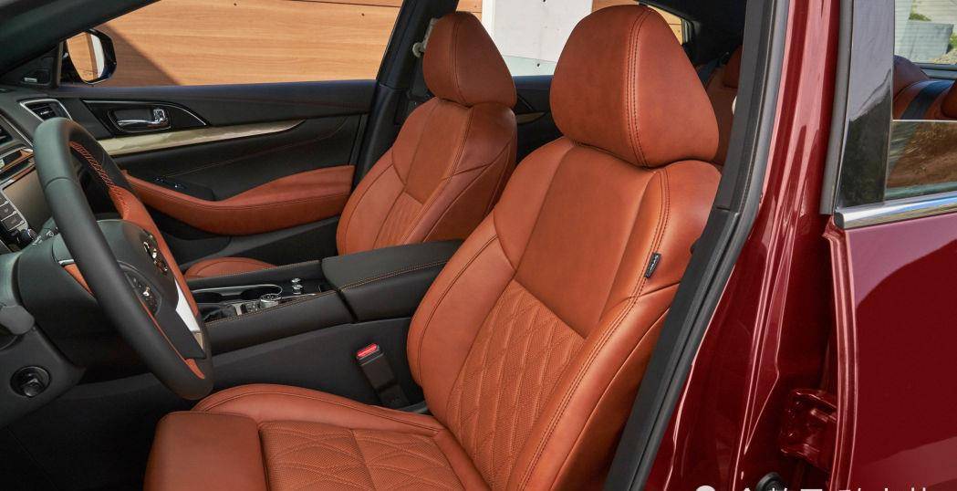 2020款日产"西玛"曝光,全部换装v6发动机,造型设计更加伶俐!