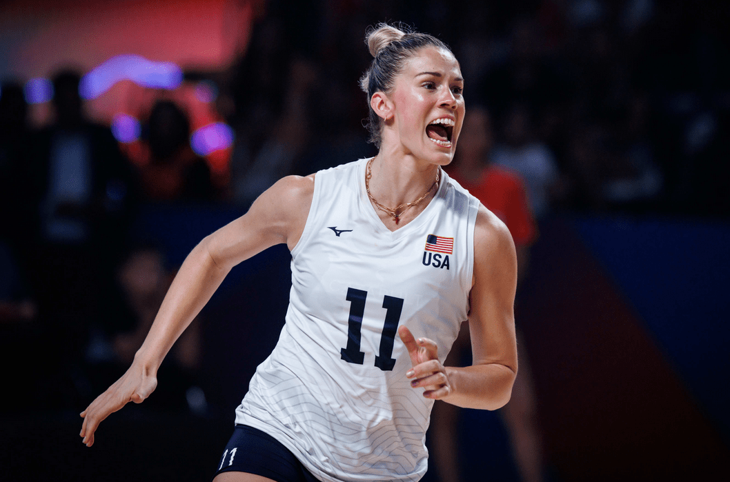 最后一场结束的比赛,同样是上演了五局大战,美国女排2-0后领先被