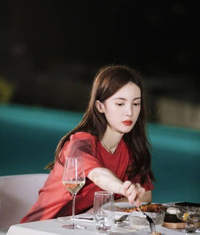 金晨的桃花运有多强,说起她的历任前男友们就可以看得出来,韩东君