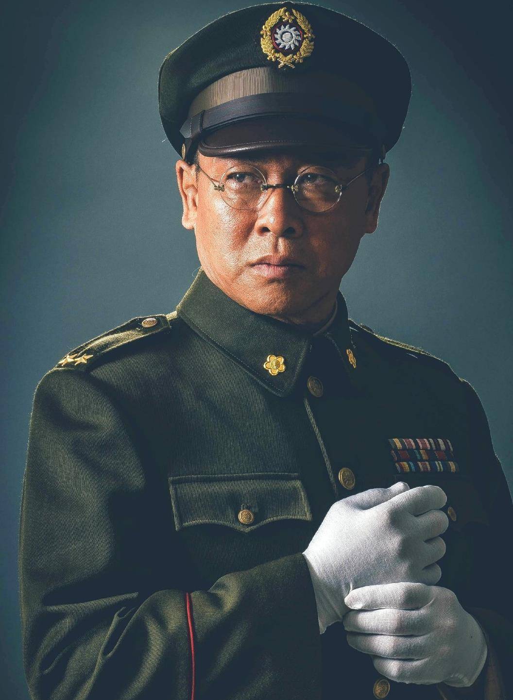 决战》爆红,演技实力被称老戏骨,如今他又多了个新绰号_胡亚捷_范汉杰