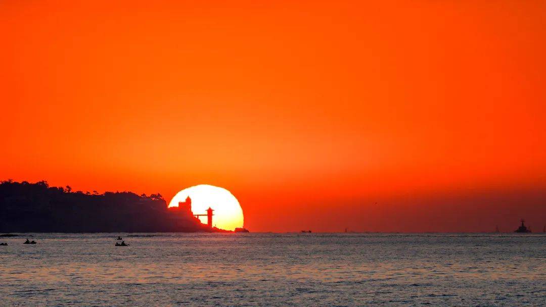 六月,来青岛追一场绝美的日出吧_海平面_太阳_朝阳