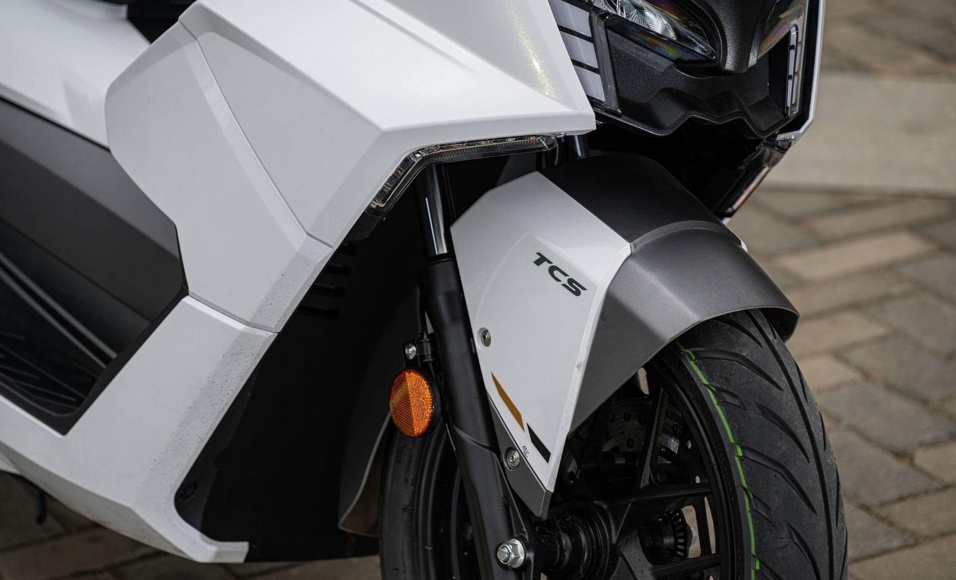 12980元的台荣-荣150,颇有性价比的运动型150水冷踏板!