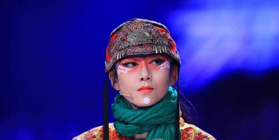 关于金星的个人成就其实网上已经介绍得很详细了,包括说她是中国现代