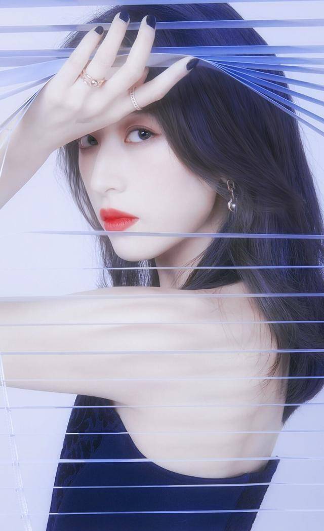 头发越乱,周雨彤越漂亮_感觉_五官_长相