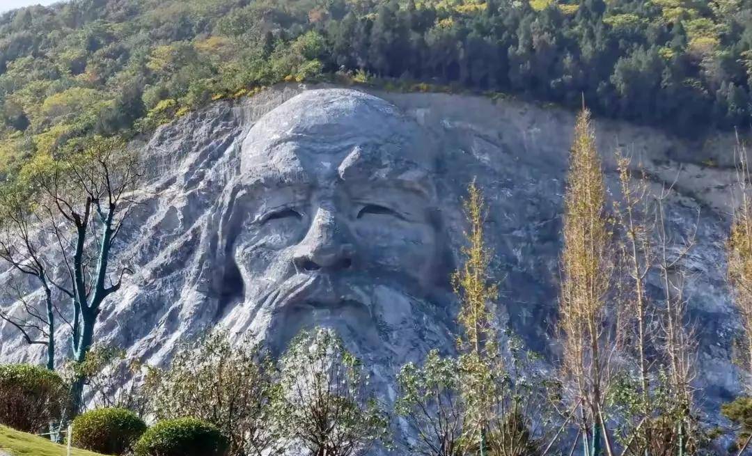 中国十大巨型雕像图片