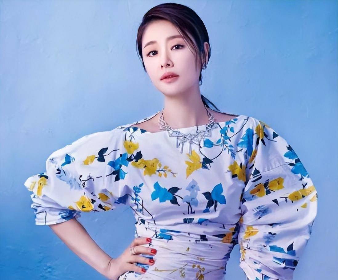 林心如晒"男友视角"的度假照,穿泳衣秀好身材,霍建华尽力配合_时间