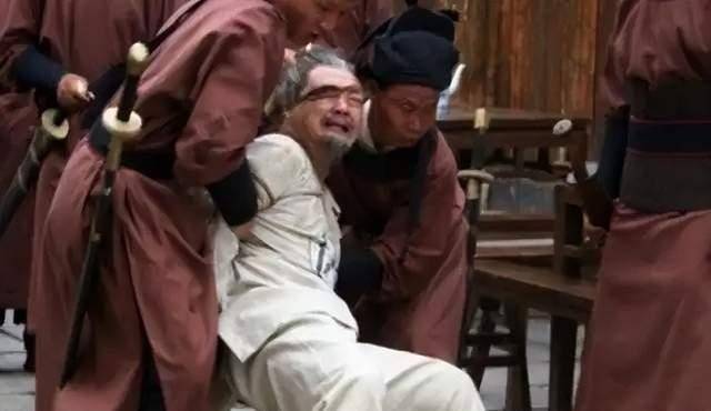 夏言:轻信严嵩的哭戏,成为唯一被公开处决的首辅,但不值得同情_世宗