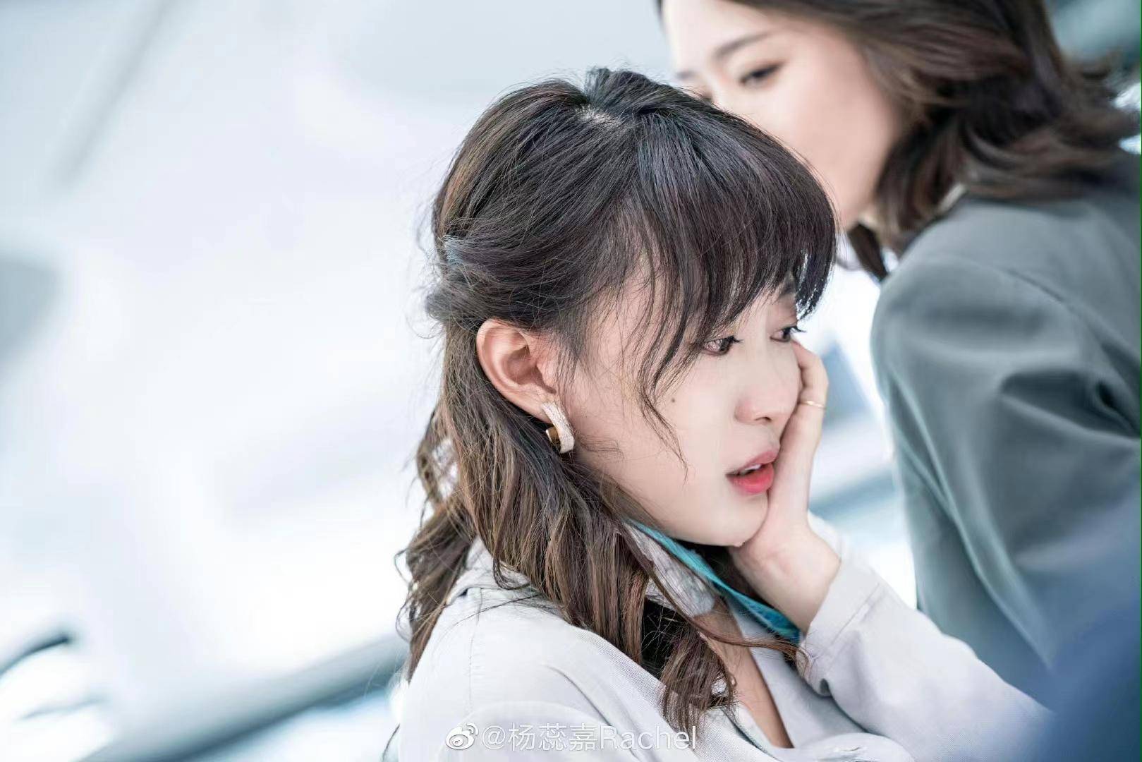 梁媛_时悦_眼神