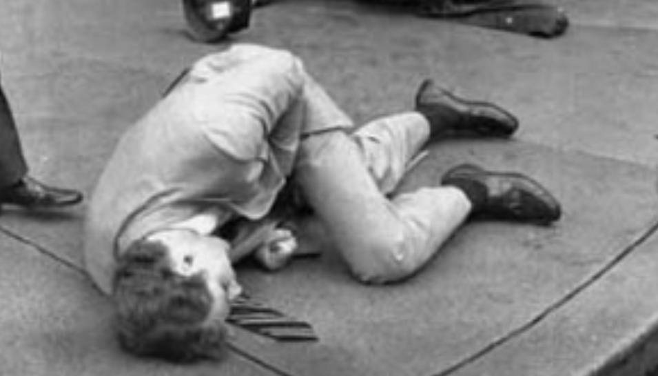 里根遇刺时,特工冲上去用肉体帮他挡子弹,事后却称:不是自愿_麦卡锡