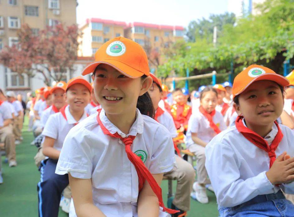 济南市馆驿街小学举办第十四届曲艺文化艺术节暨班级艺术节展演活动