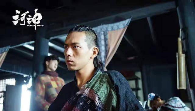 李现示范如何戒掉nba,亲手删掉与偶像"老爷子"合影_照片_李昕_中国