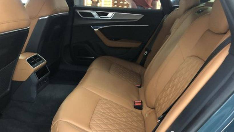 而内饰上,上汽奥迪a7l更是彻底的完成了同化!