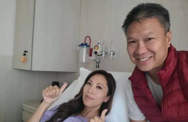 李乐诗患乳腺癌后复出,已接受4次乳房重塑手术,伤口反复发炎_ted_丈夫