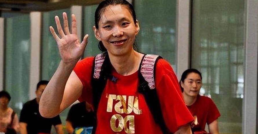 40岁前女篮队长,陈楠现状:娶青梅竹马,身高2.