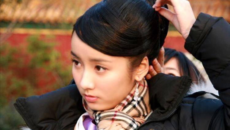 老公穿情侣装为女ceo庆生,公司名字有猫腻_钱泳辰_照片_时候