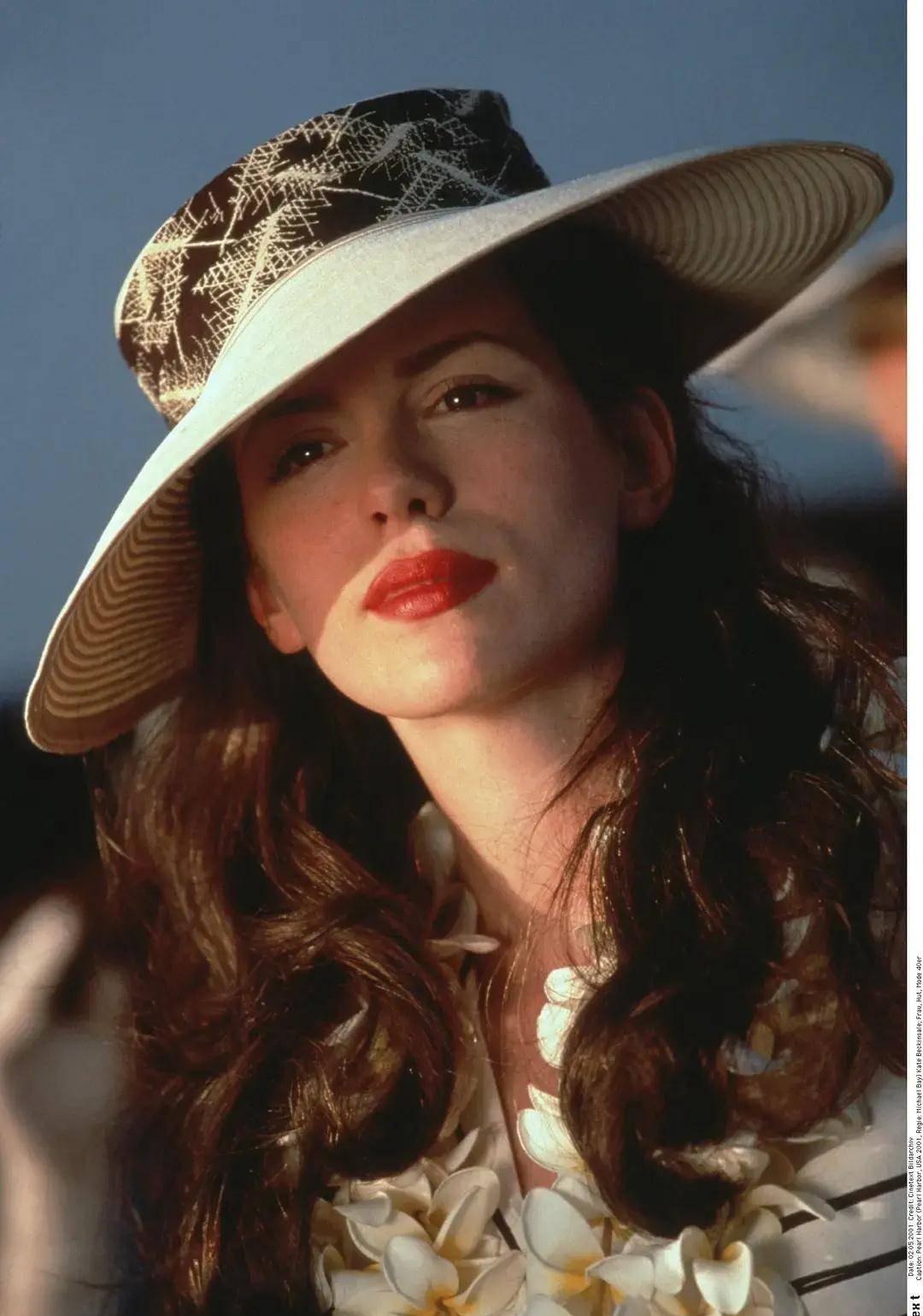 时尚迷人充满魅力的凯特贝金赛尔是《珍珠港》中的美丽女主角_气质