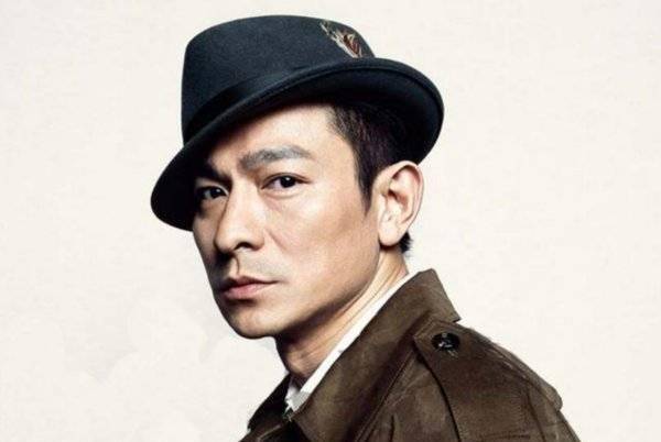 刘德华作为"四大天王"之首,他的票房何时能过百亿?_华仔_电影_角色