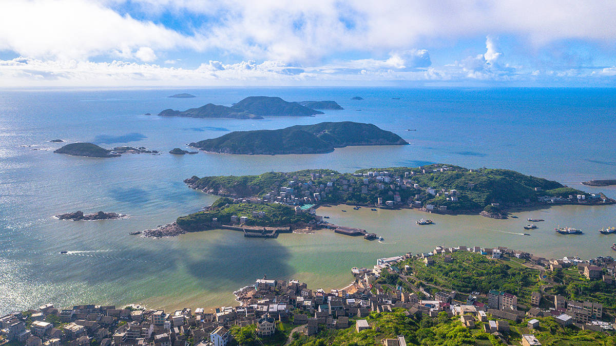 台州温岭石塘半岛,像渔村一样的旅游度假区,碧色的美景海岸线