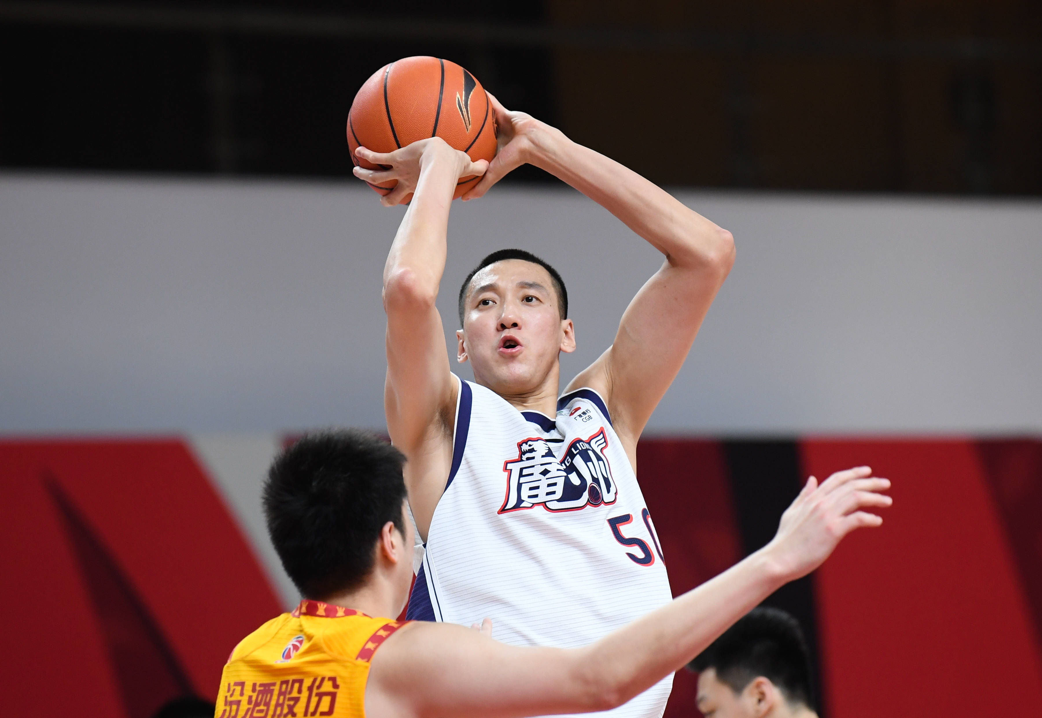 广州龙狮俱乐部功勋老臣,静态天赋比诺天王更加出色,广州队助练_郑准