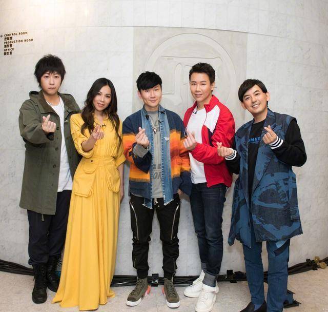 林俊杰晒好玩短视频,粉丝们催新专辑,网友:多向周杰伦学习_蔡健雅