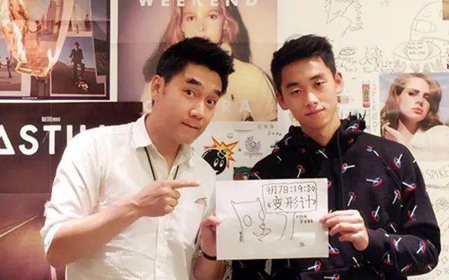 林依轮的两个儿子,老大是学霸,老二男模,爹妈的教育智慧多重要_孩子