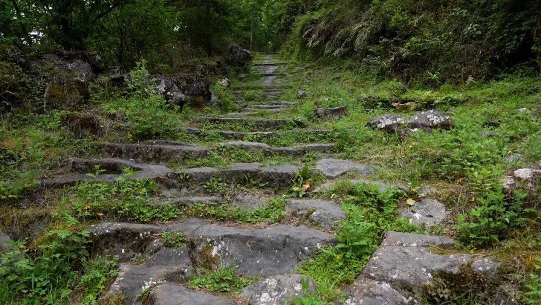 茶马古道茶马古道上的马蹄印《腾冲县志·建材》记载:"明,清时期曾在